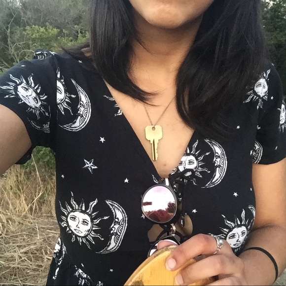 Meet your posher - Picture 1 of 1